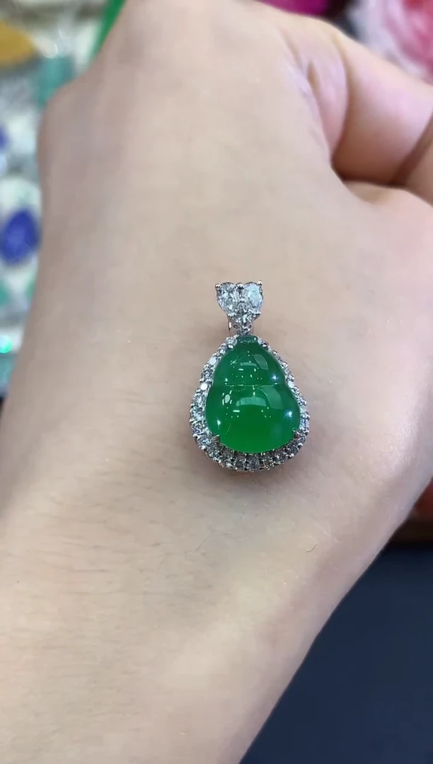 吊坠(不含链)18K金镶嵌翡翠C34