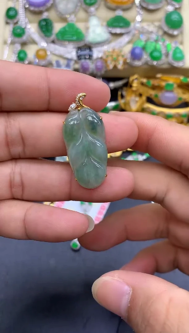 颈饰18K金镶嵌翡翠99-中国好珍宝