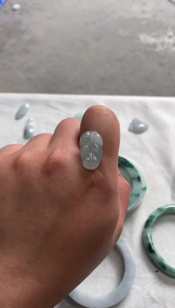 【闪购商品】翡翠吊坠(不含链)未镶嵌缅甸A货翡翠