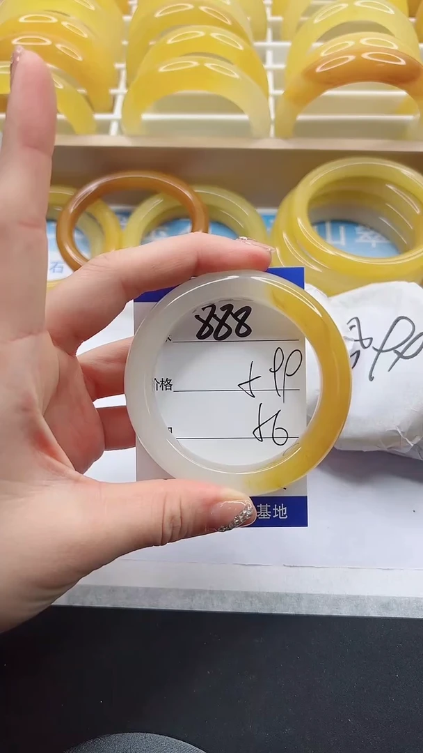 【闪购商品】石英质玉手镯未镶嵌888-56