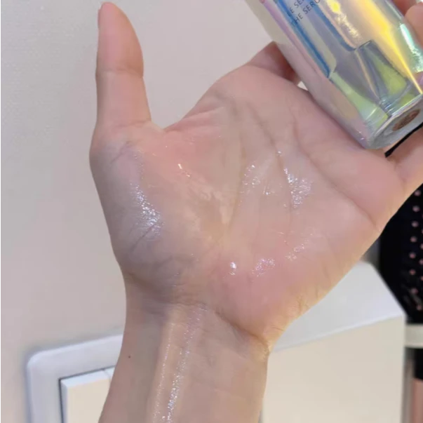 炫彩瓶子装的面部精华
