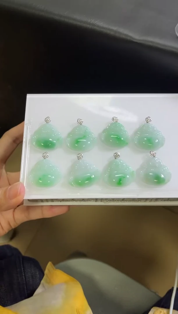 颈饰18K金镶嵌翡翠Q67 /多样性发一件/配绳子
