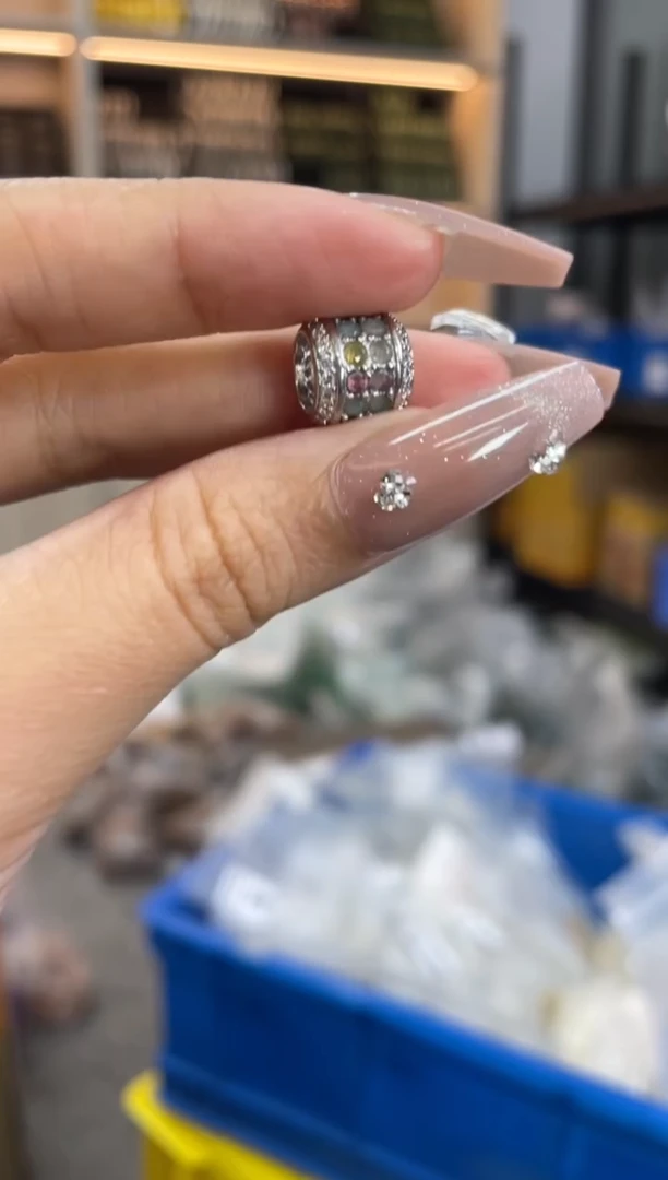 ·未镶嵌碧玺多样性发一件