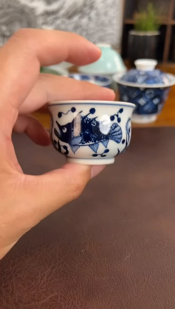 深*吸照夜白青花小客杯