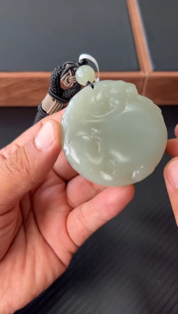 未镶嵌和田玉把件且末微色差近矿把件S