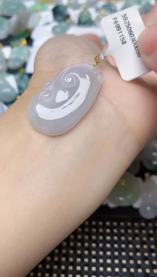 颈饰18K金镶嵌翡翠天然缅甸A货翡翠