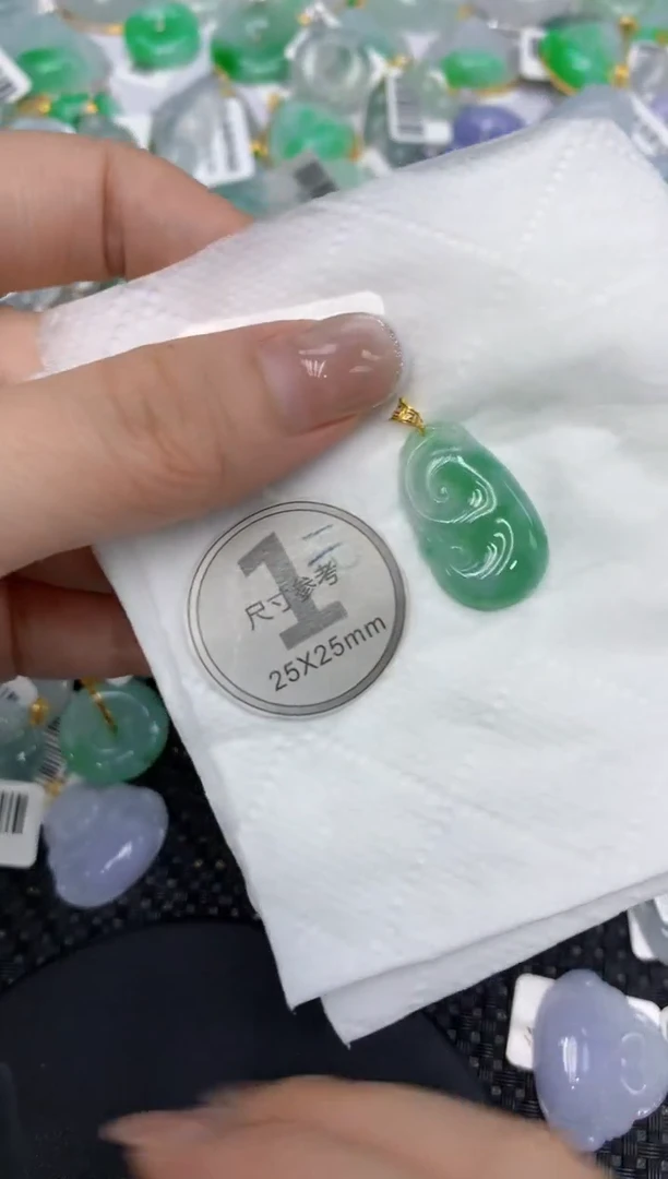 颈饰18K金镶嵌翡翠11111111