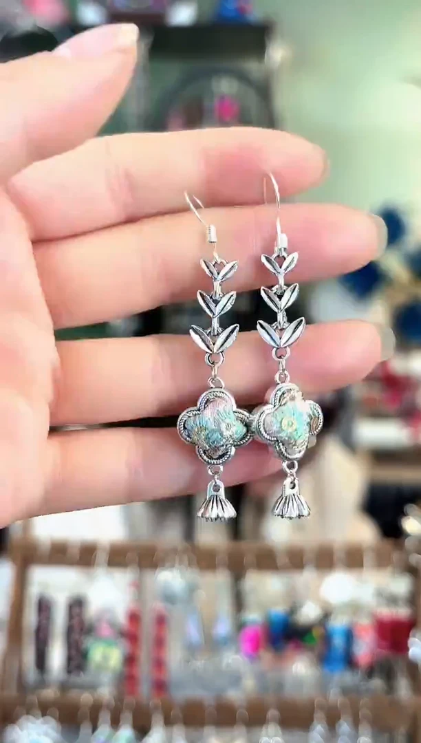 彩云南阁非遗老绣饰品217