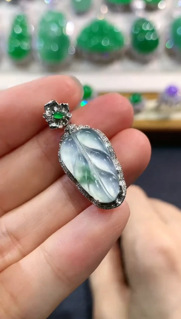 【闪购商品】翡翠吊坠(不含链)18K金镶嵌w10