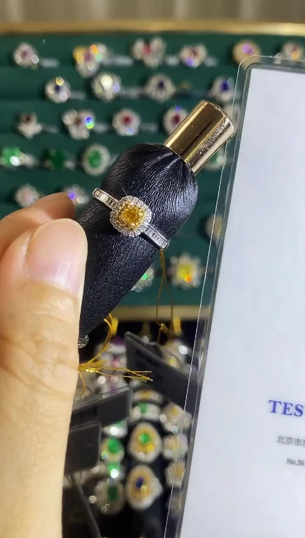 18K金镶嵌戒指钻石003