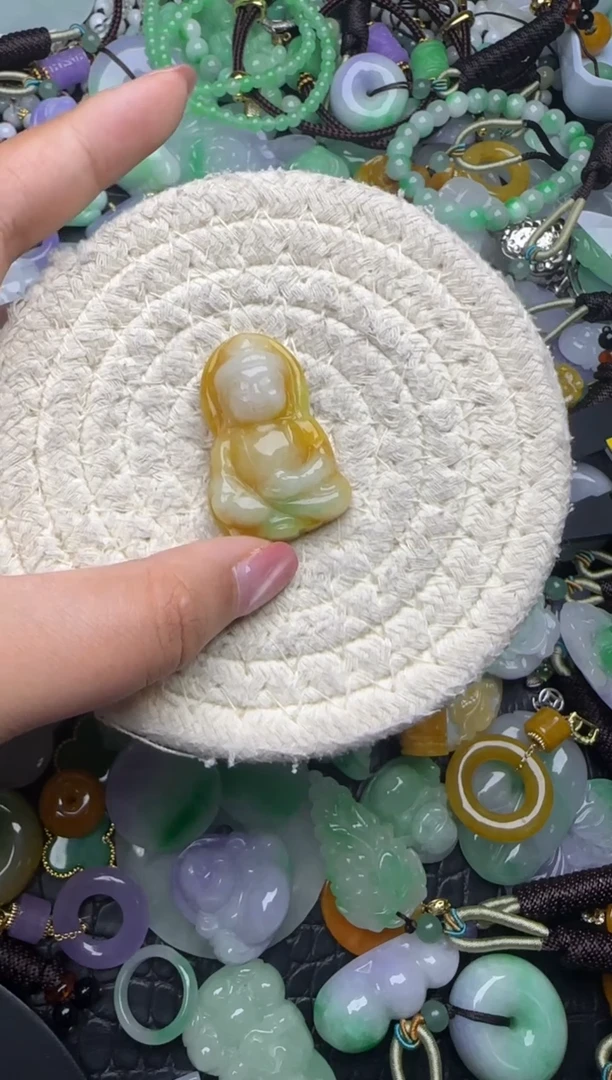 颈饰未镶嵌翡翠天然缅甸翡翠吊坠