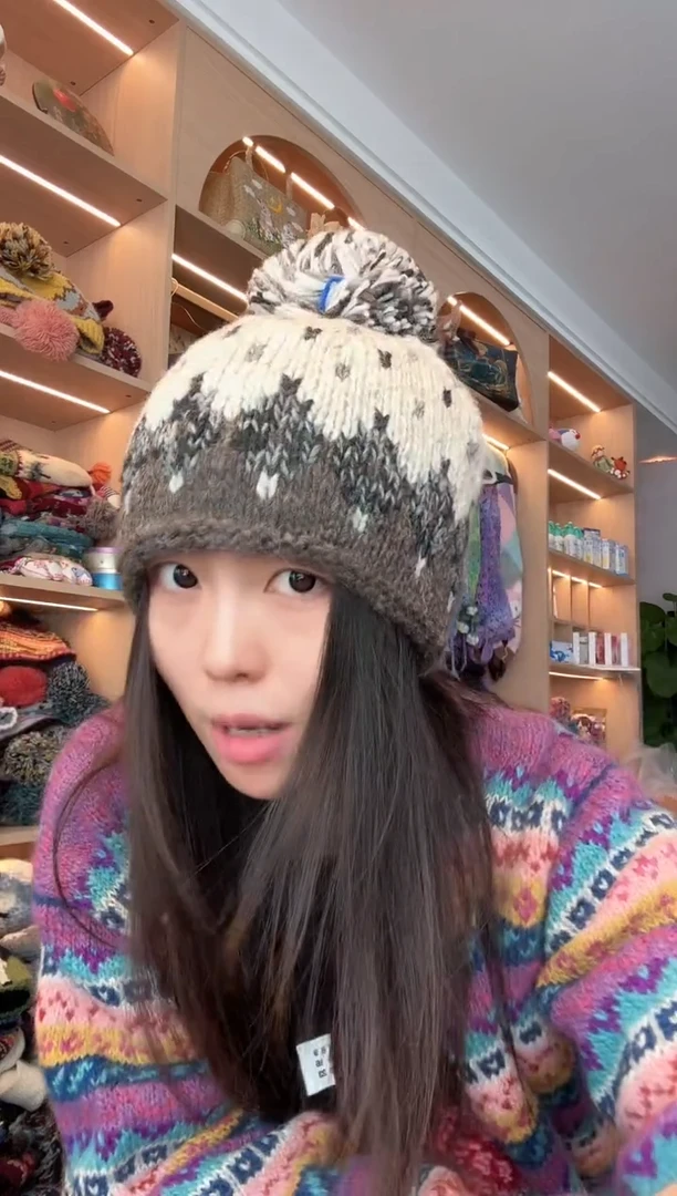 羊毛灰色单球帽