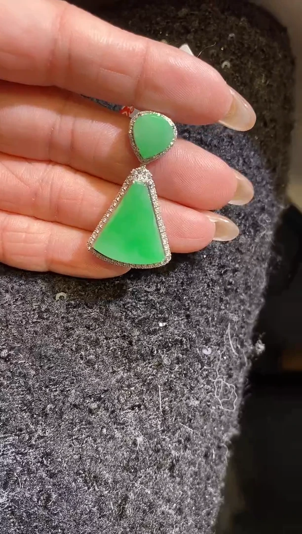 吊坠(不含链)18K金镶嵌翡翠无事牌