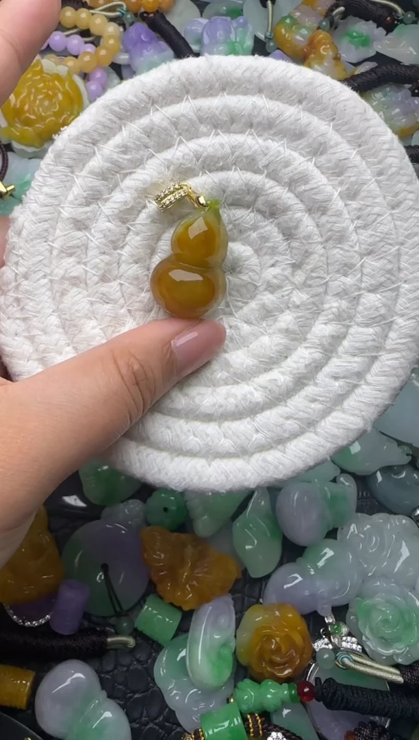 颈饰未镶嵌翡翠缅甸翡翠吊坠