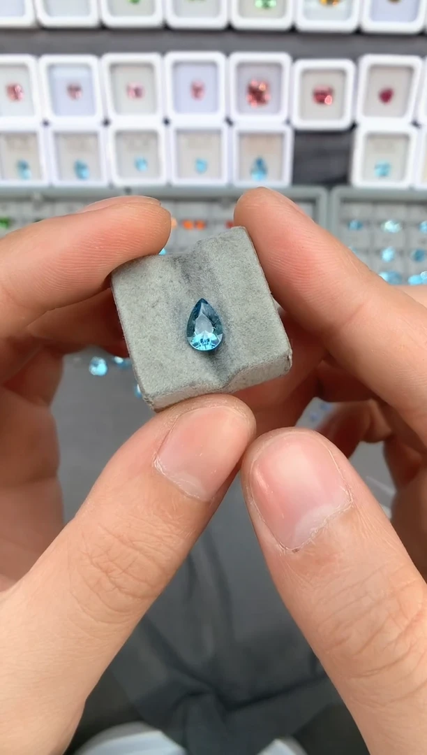 【闪购商品】定制海蓝宝石裸石未镶嵌1.13ct