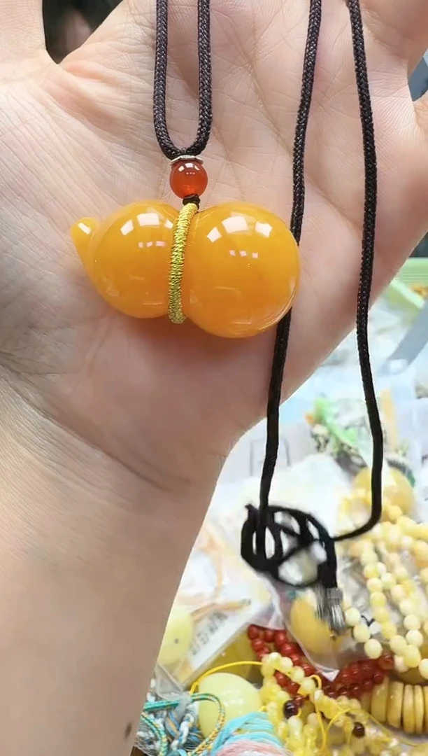 裸石琥珀未镶嵌如图