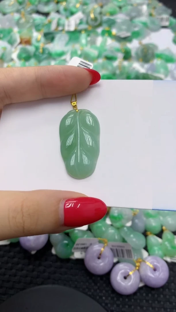 翡翠18K金镶嵌颈饰1111111111111