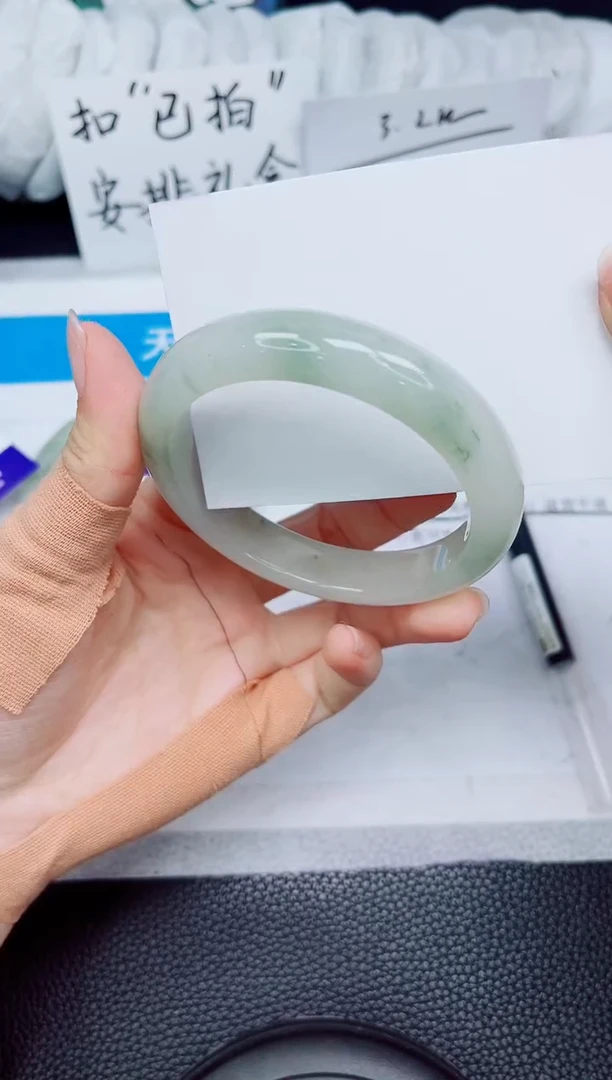 石英质玉手镯未镶嵌261-58