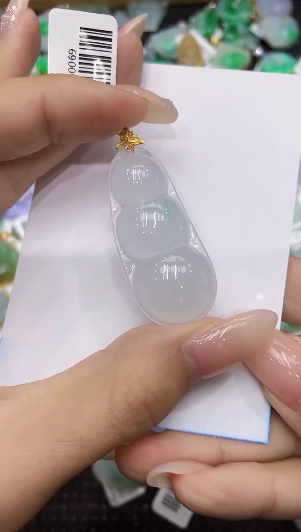 翡翠18K金镶嵌颈饰 111111111111