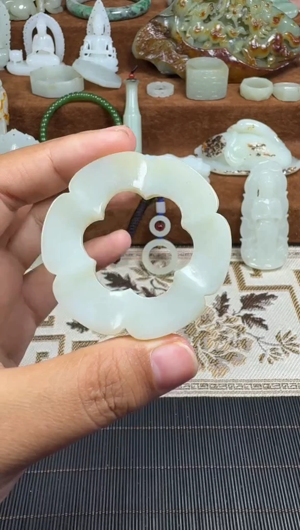 颈饰未镶嵌翡翠1