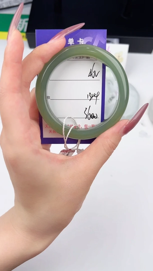 未镶嵌手镯和田玉焦****朵62颜色微差无瑕疵