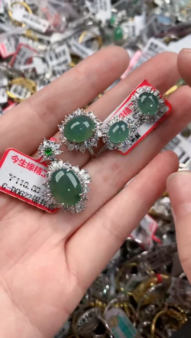 银S925镶嵌戒指翡翠888        3