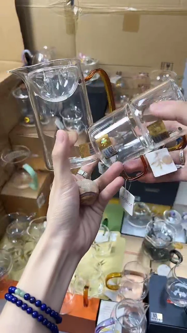 @@禾器晶彩沁润琥珀+清禾杯琥珀两只