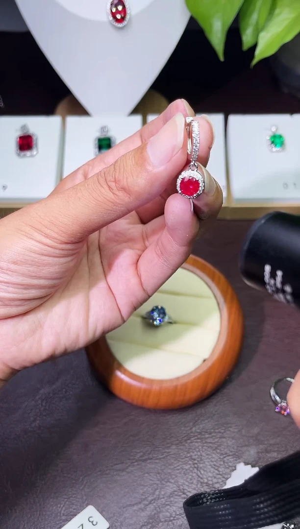 合金合成钻石耳饰红宝耳扣