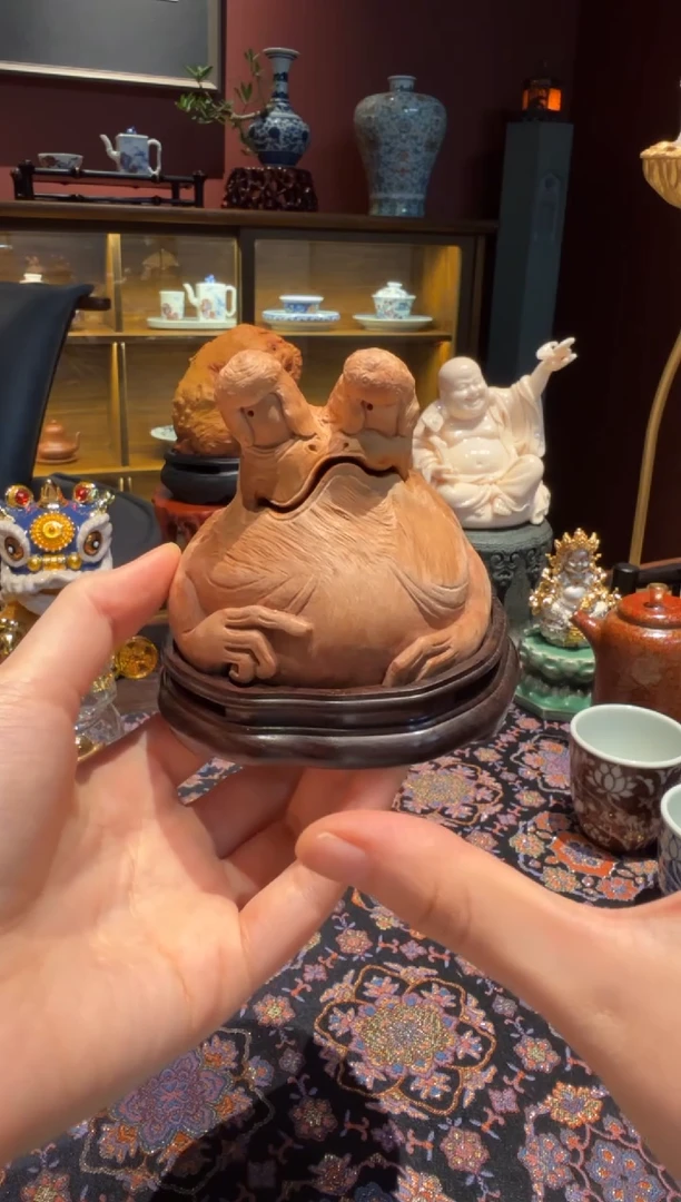 关*三足金蟾香炉