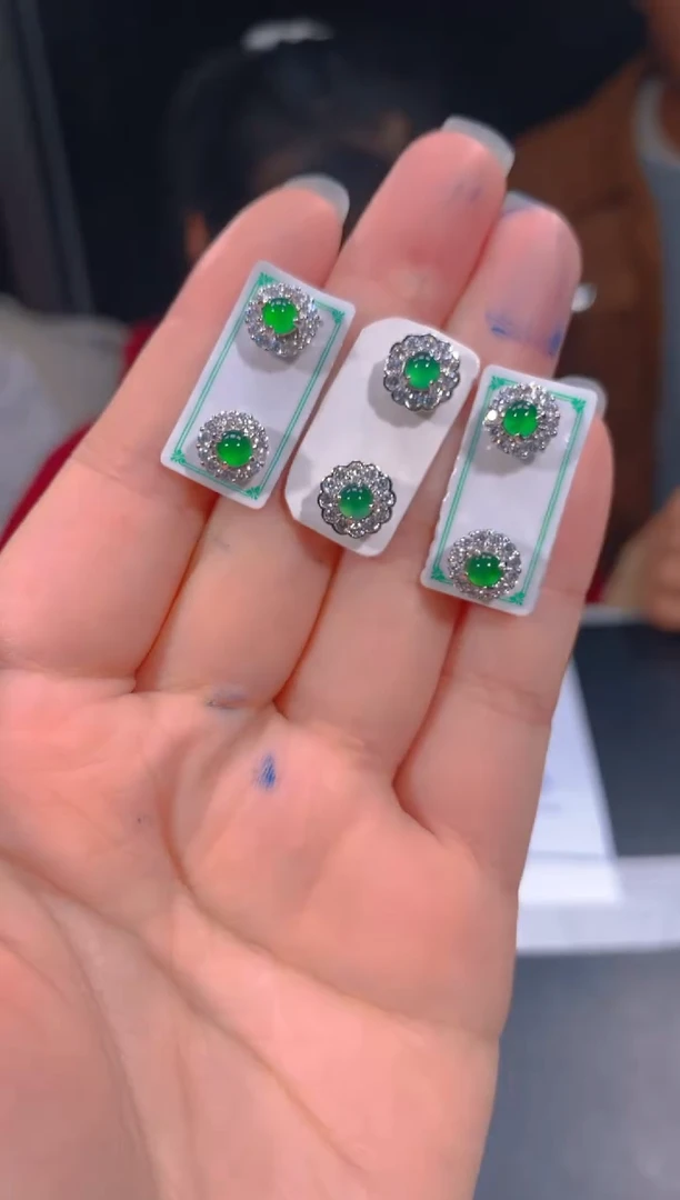 【闪购商品】定制翡翠未镶嵌2定制翡翠，多样性发货（发其一）