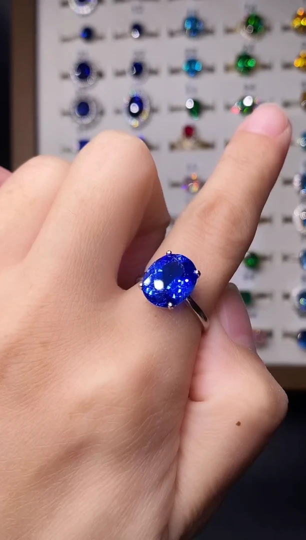 10克拉蓝宝石（处理）欧美风戒指