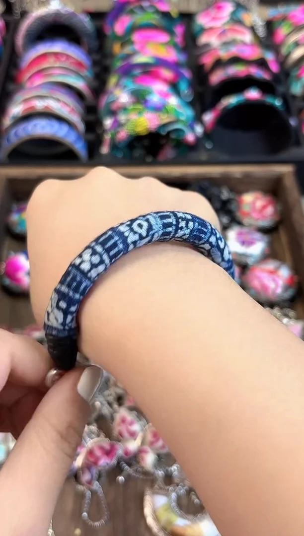 织绣民族风手工艺饰品272