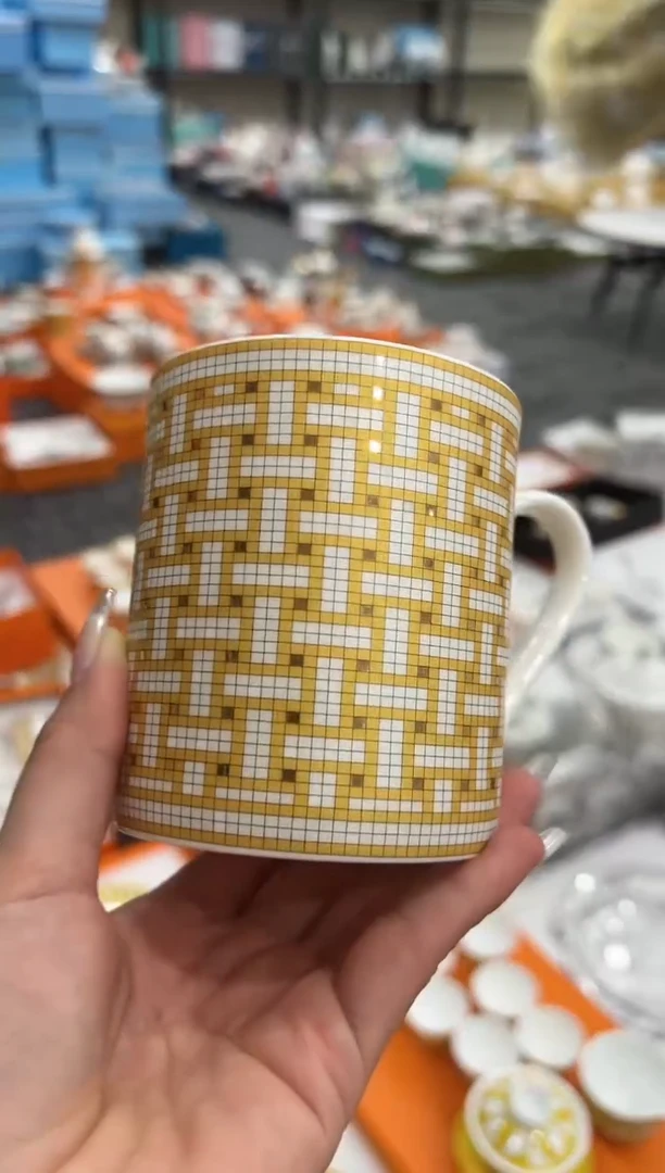 【闪购商品】杯H354--------------