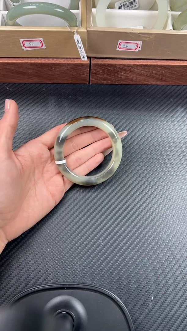 未镶嵌手镯和田玉若羌微色差手镯54+