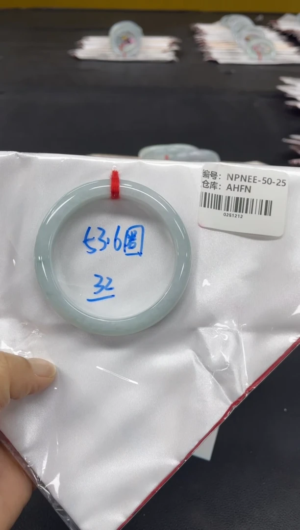 未镶嵌手镯翡翠翡翠手镯