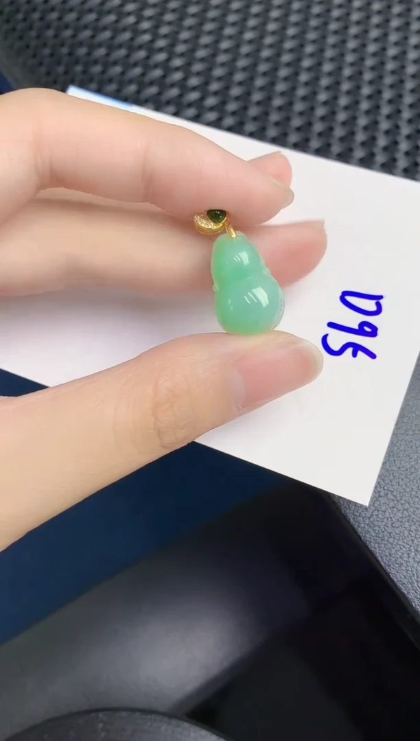 翡翠未镶嵌颈饰天然翡翠緬甸A貨