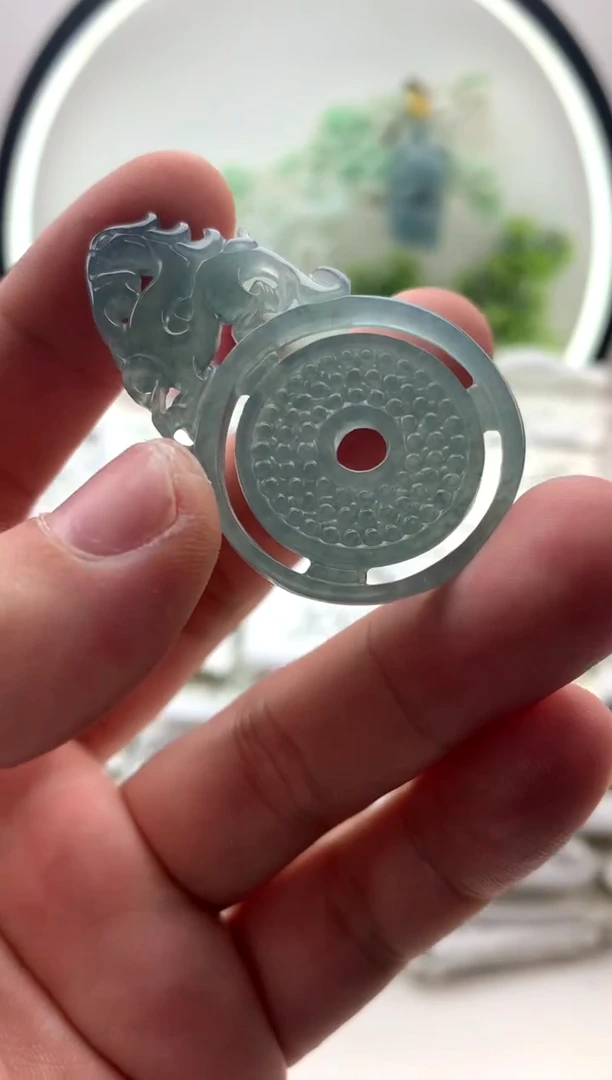 翡翠未镶嵌颈饰仿古龙扣