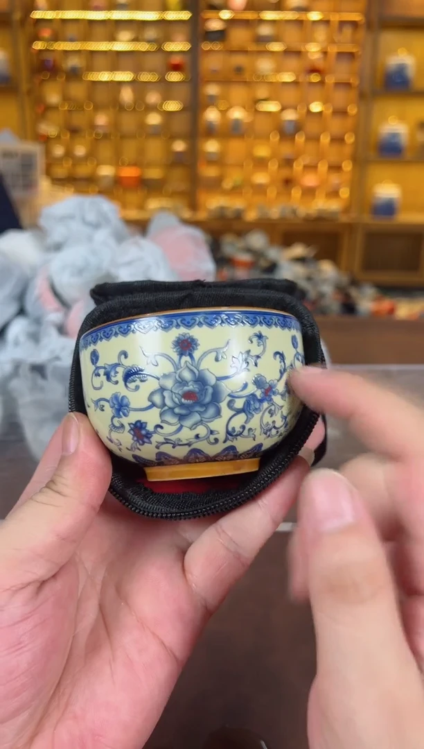 瓷片青花黄汝铜钱杯带包