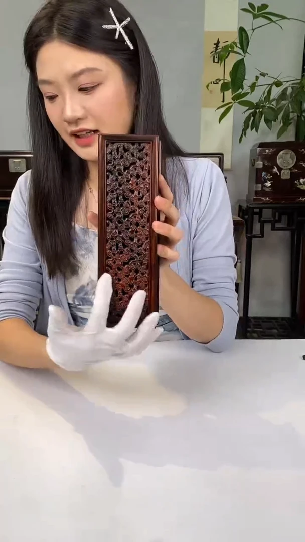 紫檀木类端景台大红酸枝香炉
