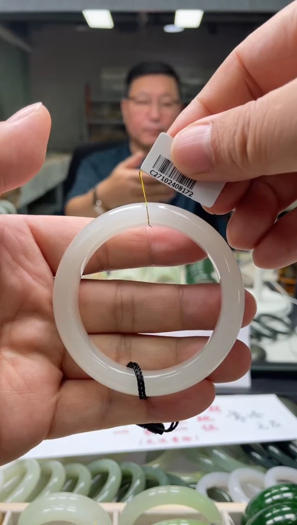 【闪购商品】和田玉手镯未镶嵌编码8172 圈口53-54