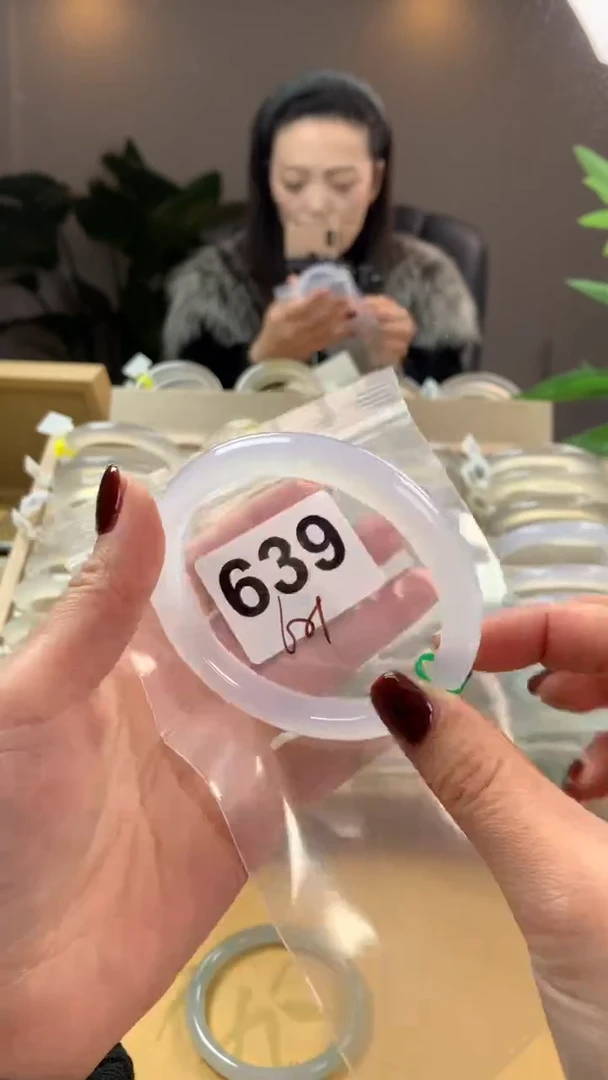 【闪购商品】玛瑙/玉髓手镯未镶嵌639