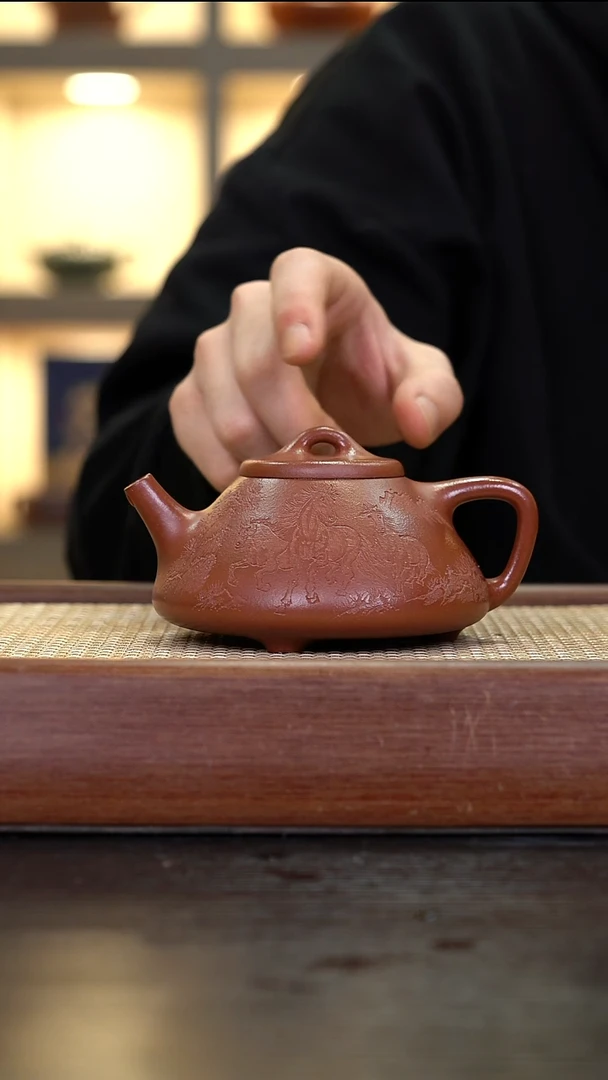 茶壶紫砂朱泥刻绘子冶石瓢