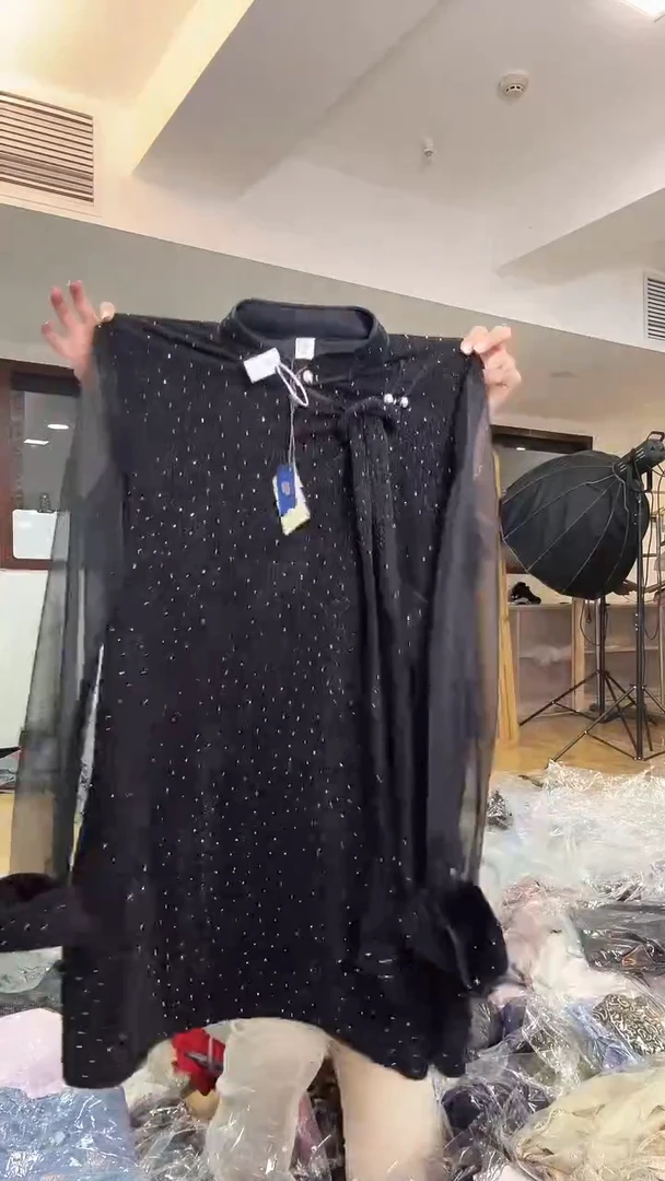 连衣裙       L码        140斤