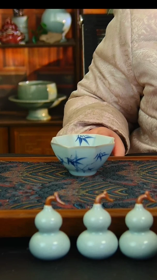 瓷片仿古八方杯微瑕