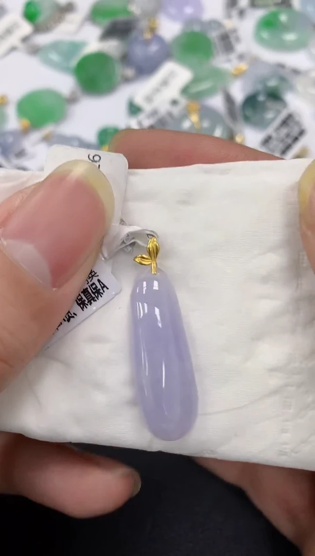 颈饰18K金镶嵌翡翠a货假一赔三支持复检百元上9元证书费自理