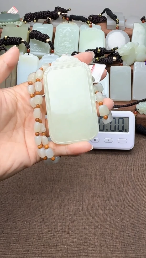 颈饰未镶嵌和田玉1