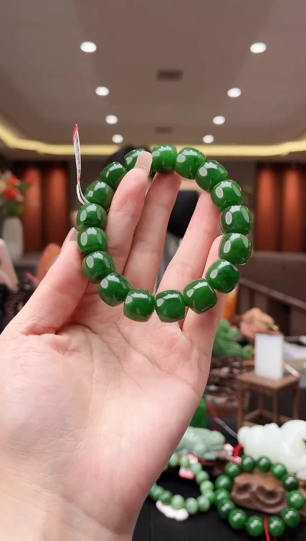 未镶嵌和田玉挂件by