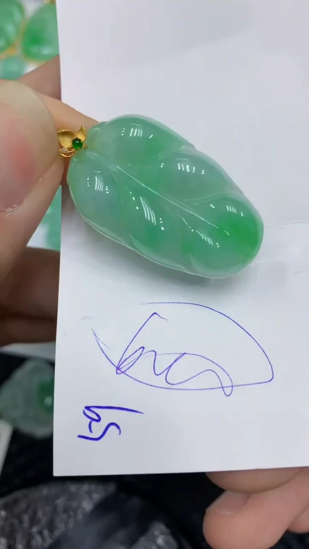 颈饰18K金镶嵌翡翠缅甸A货翡翠