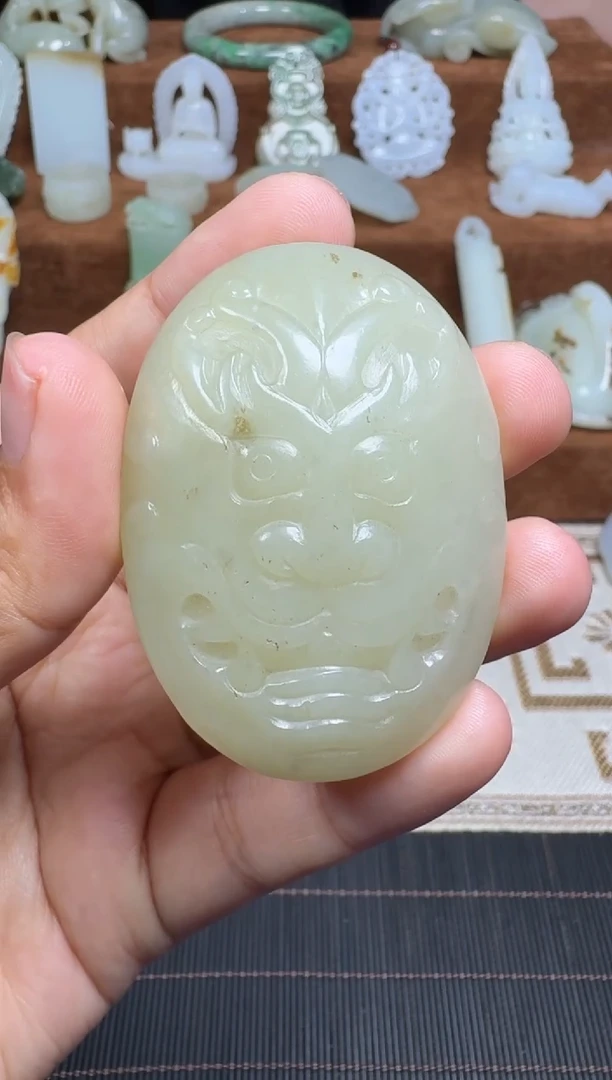 颈饰未镶嵌和田玉1