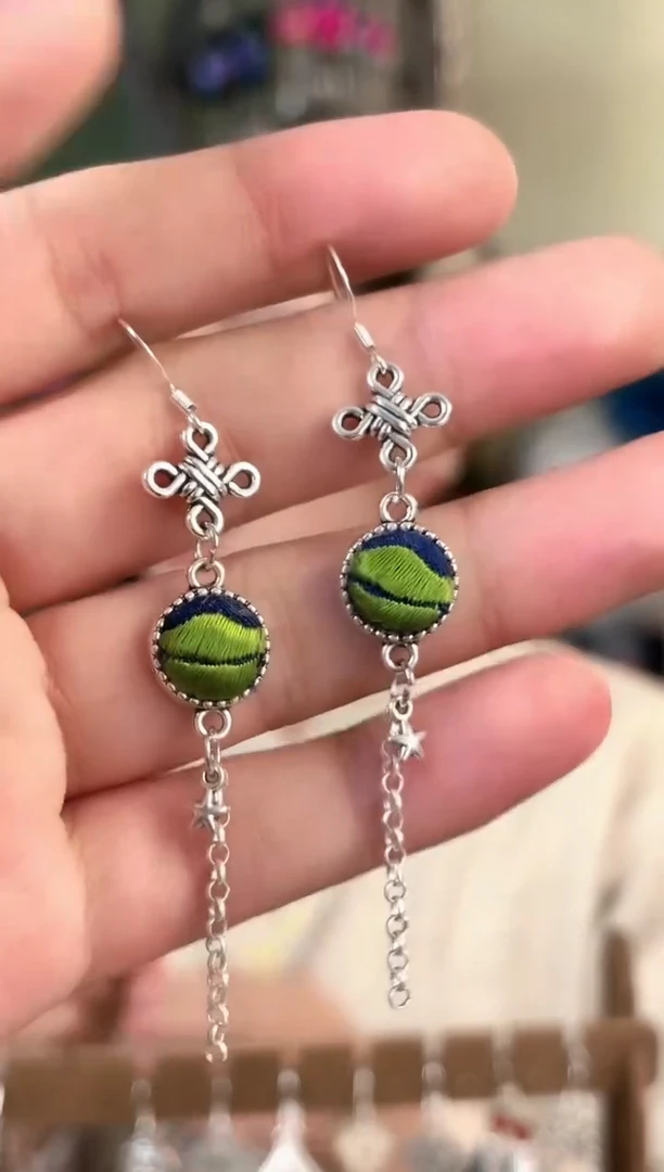 彩云南阁非遗老绣苗银饰品272